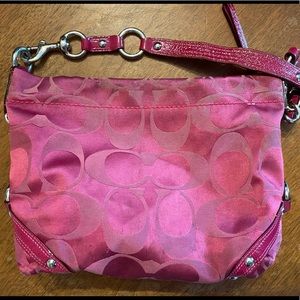 Pink coach purse (shoulder bag)